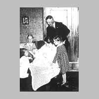 022-0460 Bei Familie Franz Scheffler, Gut Karpau. Im Bild Annemarie und Franz Scheffler mit den Kindern.jpg